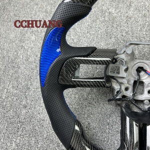 Volants en fibre de carbone véritable personnalisés en usine pour la Ford Mustang 2015-2023, volants en cuir chauffants. - Product Image 6