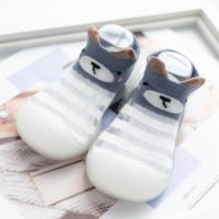 Chaussons bébé en tricot rayé semi-transparent bleu ardoise charmant avec languette de traction, semelle souple et flexible en TPE antidérapante – Fournisseur en gros