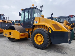 Rouleau compresseur d'occasion, faible nombre d'heures de fonctionnement, moteur d'origine, bon état, économique, prêt à être expédié, en stock - Product Image 2