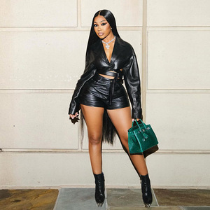 2024 otoño nueva moda mujer Sexy solapa cuello en V Pu cuero Sexy pantalones cortos ajustados conjunto de dos piezas - Product Image 3