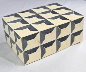 Excellent Quality Handcrafted Bone Inlay Jewelry Storage <b>Box</b> with Floral Pattern for Rings Earrings and <b>Gifts</b> For Sale - Product Image 5