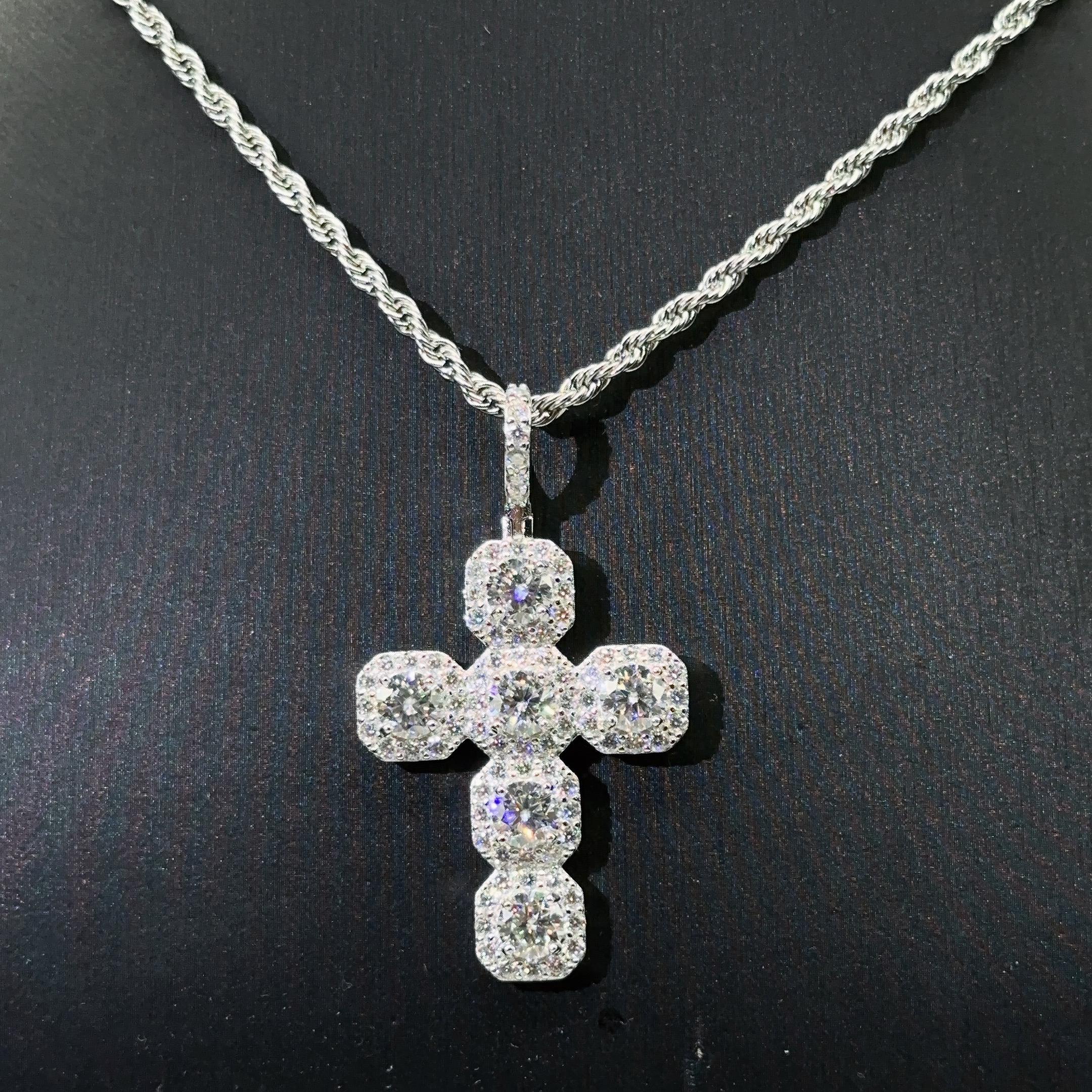 silver moissanite(with chain)