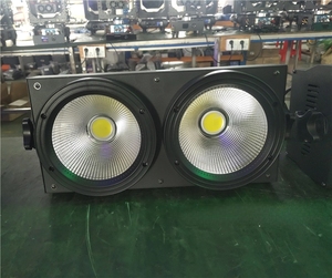 Ma trận <span class=keywords><strong>blinder</strong></span> 2 cái 100 wát hai mắt flashed <span class=keywords><strong>COB</strong></span> <span class=keywords><strong>LED</strong></span> khán giả <span class=keywords><strong>blinder</strong></span> với 4in1 chuyến bay trường hợp - Product Image 4