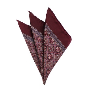 Khăn tay nam cao cấp họa tiết hình học hoa văn thời trang in tùy chỉnh màu đỏ đô bán buôn 100% lụa cuốn tay - Product Image 2