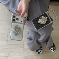 Coque de téléphone simple noire et blanche à pois avec bordure argentée, support fraise 3D en strass et colle goutte à goutte pour iPhone 17 Pro Max 17