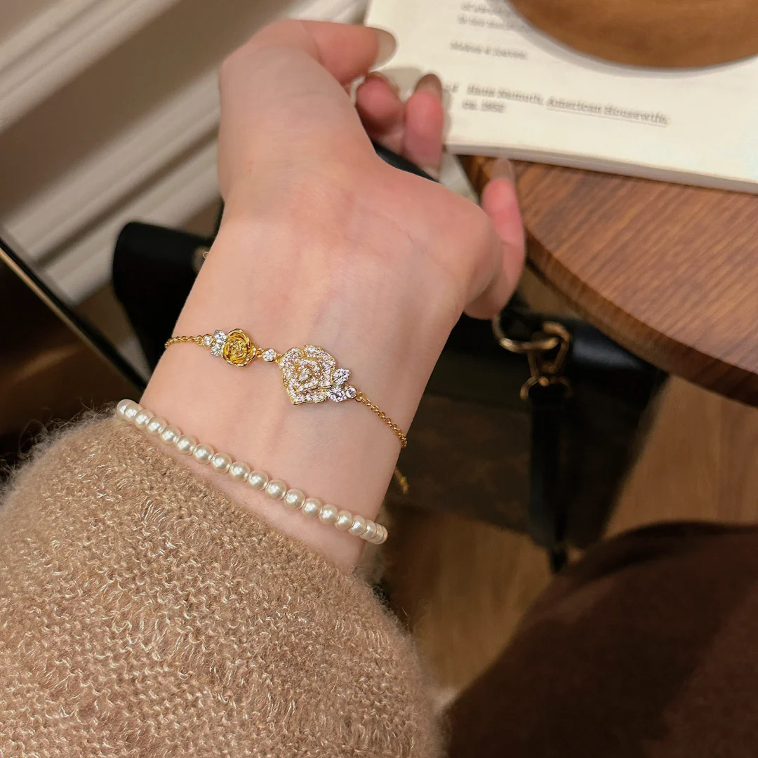 Bracciale rosa dorata