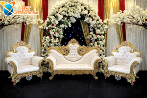 Compre Sofás de Boda Tallados a Mano Estilo Real, Exquisito Juego de Sofás Nupciales Blancos y Dorados para Grandes Escenarios de Recepción - Product Image 5