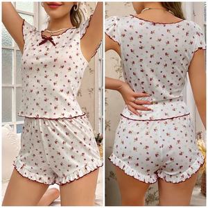 Ensemble de pyjama sexy transfrontalier européen et américain pour femmes, ensemble de vêtements de nuit confortable et sexy, comprenant une camisole et un short, idéal pour se détendre. - Product Image 2