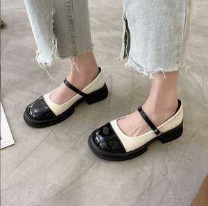 Scarpe estive da <span class=keywords><strong>donna</strong></span> di grandi dimensioni con suola spessa una <span class=keywords><strong>linea</strong></span> con tacco piatto scarpe Mary Jane piccole scarpe in pelle <span class=keywords><strong>donna</strong></span> - Product Image 1