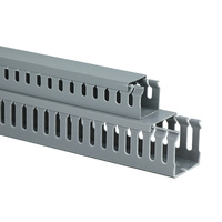 Goulotte de réseau décorative en plastique PVC OEM, couvercle transparent fendu, câbles de câblage gris, chemins de câbles électriques ignifuges UV