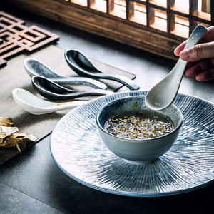 <span class=keywords><strong>Cuillère</strong></span> <span class=keywords><strong>à</strong></span> soupe <span class=keywords><strong>en</strong></span> céramique, style japonais, design classique, vaisselle de cuisine domestique, cuillères polyvalentes pour riz et bouillie - Product Image 1