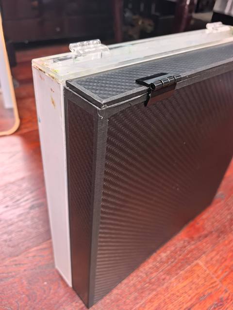 T300 Carbon Fiber French Easel Box, Ultra-Lightweight Portable Outdoor Storage Case for Sketching, Drawing and Oil Painting