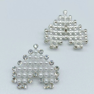 Bouton <span class=keywords><strong>de</strong></span> couture coeur décoratif en gros diamant métal perle strass boutons à tige pour vêtements - Product Image 6