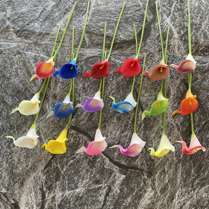 Fleur artificielle en caoutchouc souple Suzume Ii, mini calla lily de 33 cm, pour la décoration intérieure et les accessoires de photographie - Product Image 1