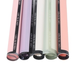 Bán Buôn Hot Bán Bảng Chữ Cái In Hoa Giấy Gói Không Thấm Nước <span class=keywords><strong>Matte</strong></span> Hàn Quốc Phiên Bản Bó Hoa Giấy Gói - Product Image 1