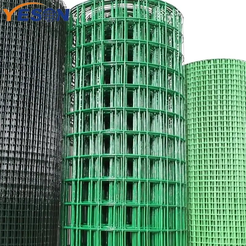 La Cina ha curvato la rete metallica saldata 2x2 per il pannello di recinzione/ha galvanizzato la rete metallica rotoli/maglia metallica schermo
