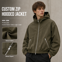 Veste pour homme avec logo personnalisé, en nylon, à capuche, fermeture éclair, poches à fermeture éclair angulaires, ourlet élastique, légère, décontractée, pour les voyages et les activités de plein air