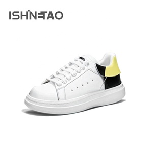 <span class=keywords><strong>Sneakers</strong></span> da <span class=keywords><strong>donna</strong></span> con plateau di alta qualità in PU <span class=keywords><strong>bianche</strong></span> alla moda scarpe da passeggio Casual per l'inverno estivo leggero traspirante per - Product Image 3