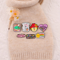 Vente chaude éducation spéciale étoile coeur arc-en-ciel lettre LGBT broches lettre Badges sacs à dos bijoux broches émail doux épinglette