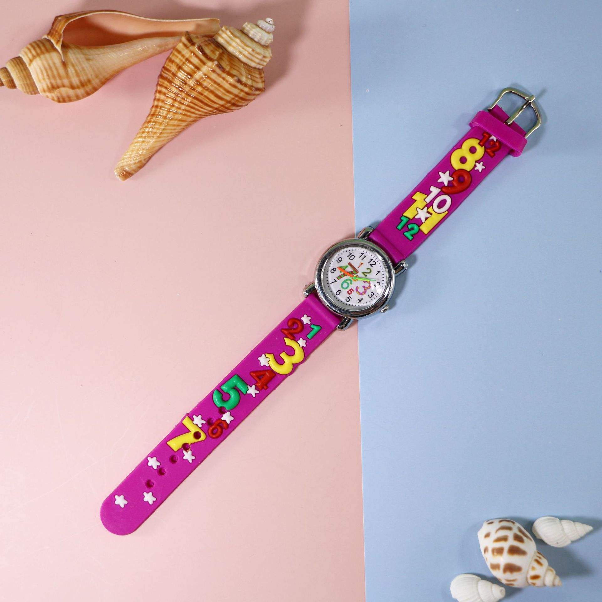 สีม่วงดิจิตอลลายการ์ตูน