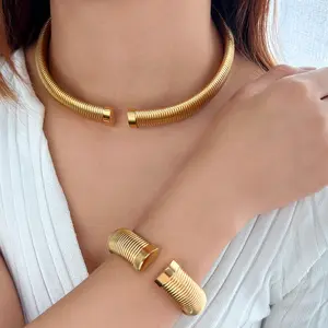 Hochwertiges Gold-Silber-Armband Halskette Ohrringe Edelstahl-Schmuck-Sets