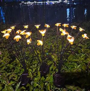 Lampada Solare da Giardino Boyid IP65 Impermeabile, Luce Bianca Calda a Forma di Farfalla, Illuminazione Decorativa per Esterni, CRI 80, 6 Ore - Product Image 1