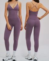 Ensemble de sport 2 pièces effet brossé personnalisé, short moulant avec extensibilité quadridirectionnelle et design dos nu pour la course, le cyclisme et le yoga