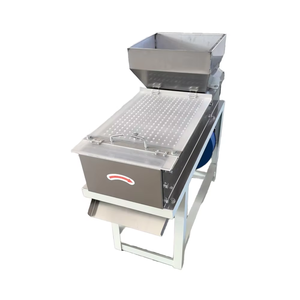 Máquina desgranadora Automática Industrial Capacidad de 200 KG/H para quitar la piel de maní Cacahuetes secos tostados pelados rojos con núcleo de motor - Product Image 1