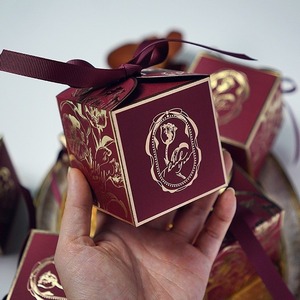Cajas de embalaje de papel pequeñas plegables Cajas de regalo de chocolate Caramelo dulce Favor Cartón de boda para invitados con cinta - Product Image 4
