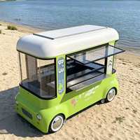 Camions de restauration mobiles, y compris des camions de barbecue, de soupes mexicaines et de salades, avec configurations multifonctionnelles personnalisables.