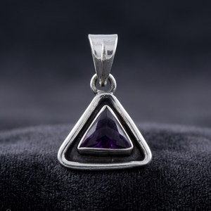 Pendentifs fins en argent sterling 925 et breloques en forme de triangle avec design de bijoux unique en onyx noir - Product Image 3