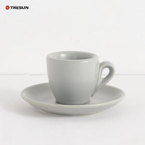 Ensemble tasse et soucoupe à thé en porcelaine anglaise vintage personnalisable, capacité 50 ml, compatible lave-vaisselle et écologique - Product Image 5