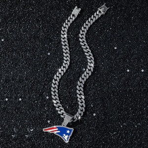 Großhandel New England Patriots Anhänger Meisterschafts-Halsketten Hip-Hop Klassischer Gold/Silber Beschichteter Legierungsschmuck Kubanische Kette - Product Image 3