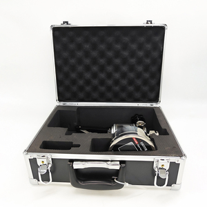 XINYIYB Pompe d'étalonnage d'huile hydraulique portable 700 bars avec manomètre intégré - Product Image 3