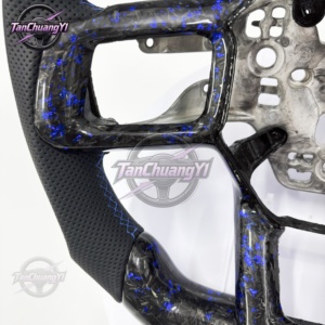 Volant de voiture en fibre de carbone forgé<span class=keywords><strong>e</strong></span> brillante avec des paillettes bleues, livraison rapide d'usine, pour <span class=keywords><strong>Ford</strong></span> <span class=keywords><strong>Mustang</strong></span> S650 <span class=keywords><strong>GT</strong></span> 2024 - Product Image 5
