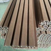 Panneaux muraux WPC à rainures et languettes, faible entretien, design moderne, étanches pour l'extérieur, revêtement extérieur résistant aux UV pour façades de bâtiments