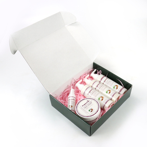Ligne de soins capillaires naturels avec Logo personnalisé, fournisseurs de soins capillaires naturels avec 18 ans d'expérience coffret cadeau de soins capillaires de noël - Product Image 1