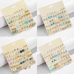 30 Pares de Aretes de Acero Inoxidable para Mujer, Diseño Geométrico Simple, Joyería para Fiesta o Boda, Chapados en Oro de 14K - Product Image 3