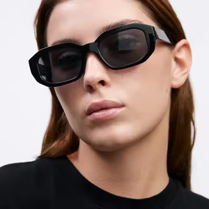 แว่นกันแดดทรงสี่เหลี่ยมคลาสสิคย้อนยุค แบรนด์ดีไซเนอร์แฟชั่น  รุ่น 3035  รับทำโลโก้  สำหรับผู้หญิงและผู้ชาย - Product Image 2