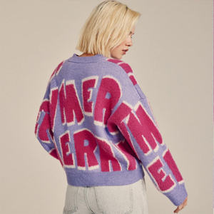 Damen Lila-Rosa Fröhlicher Grafik-Weihnachtspullover, Oversize-Strickpullover mit Rundhalsausschnitt, Wunderschön Modisch Verspielt - Product Image 4