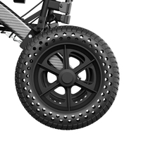 Fauteuil roulant pliable de luxe semi-inclinable avec dossier réglable, cadre en alliage d'aluminium, roues alvéolées de 12 pouces et coussin de siège en cuir souple