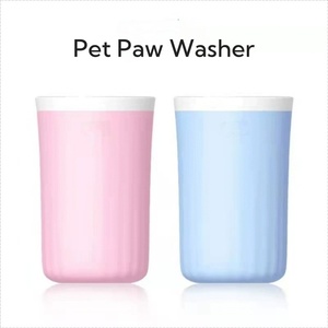 Limpiador de pies personalizado para mascotas, diseño de rotación de <span class=keywords><strong>360</strong></span> ° de lujo con cepillo ABS desmontable y taza de limpieza de patas de varios tamaños para gatos y perros - Product Image 3