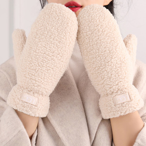 Mitaines en fausse fourrure Uggfluff pour femmes, longueur poignet, sans doigts, doublées de sherpa, mitaines convertibles en gants - Product Image 3
