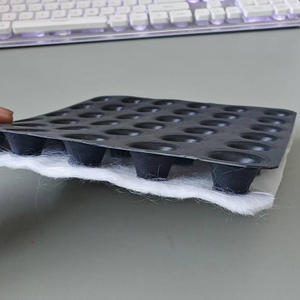 Tapis <span class=keywords><strong>de</strong></span> drainage alvéolé en géocomposite avec tissu filtrant pour l'étanchéité des murs en dessous du niveau du sol - Product Image 6