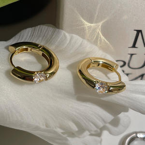 Boucles d'oreilles créoles rondes géométriques en zircon pour femmes et filles, style coréen minimaliste, boucles d'oreilles huggie punk, bijoux pour femmes, cadeau - Product Image 2