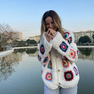 <span class=keywords><strong>Pull</strong></span> en chenille épais tricoté à la main en <span class=keywords><strong>crochet</strong></span> personnalisé d'hiver, carré de grand-mère épais, pour femmes - Product Image 2