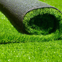 Gazon artificiel vert de 20 mm en herbe mélangée, doux, anti-âge, pour sols de golf intérieurs, en matériau PP+PE, vente en gros d'usine, haute qualité