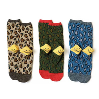 Chaussettes en nylon de style nouveau, antibactériennes, respirantes, en coton, avec un visage souriant sur la semelle, chaussettes amusantes, chaussettes cadeaux