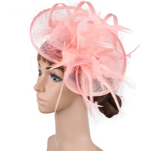 Chapeaux de fascinateur pour <span class=keywords><strong>femme</strong></span> Sinamay kentucky derby avec pince à cheveux fascinateur d'église avec voile et plume de filet de cage à oiseaux - Product Image 4