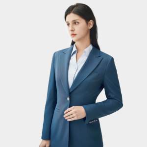 بدلة نسائية أنيقة ضيقة باللون الأزرق الملكي، مصنوعة من مزيج الصوف والفيسكوز، بياقة مسننة، مناسبة للعمل والمكتب، مقاومة للتجاعيد وبطول كامل - Product Image 3